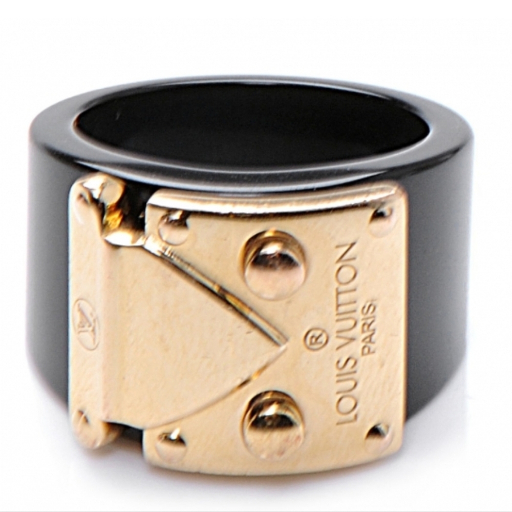 Louis Vuitton Lock Me Ring/ GUC